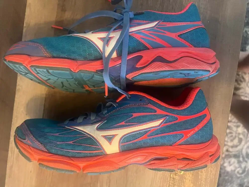 Mizuno wave catalyst